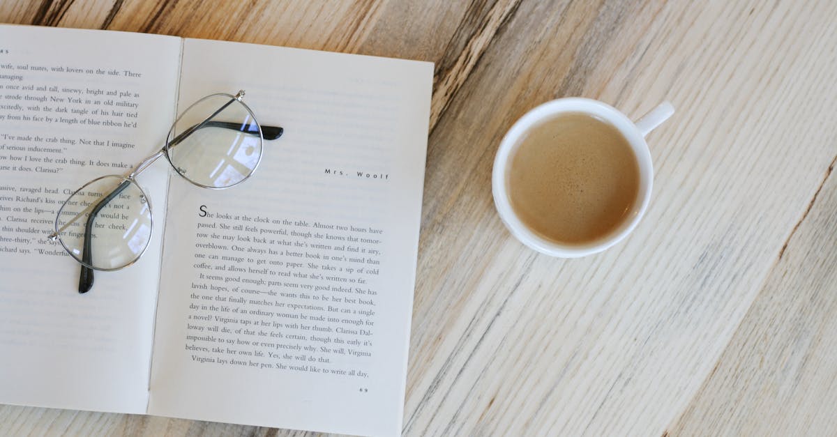 氛围感网页设计不是堆滤镜:文化内容页的留白、字体、配色与滚动节奏