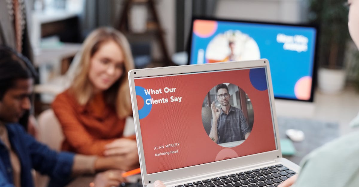 网页编辑器里的协作与版本控制怎么做：多人编辑冲突、回滚和责任边界