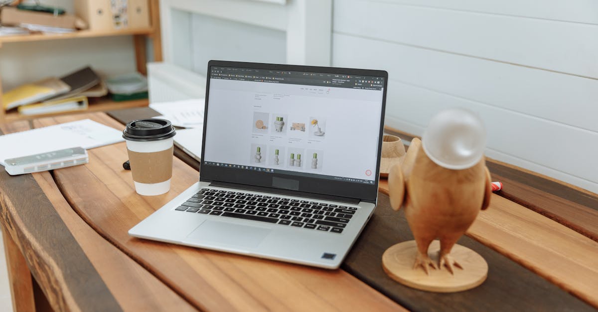 在线免费制作网页，怎样避免一眼模板感：结构、素材、文案、视觉锚点拆解