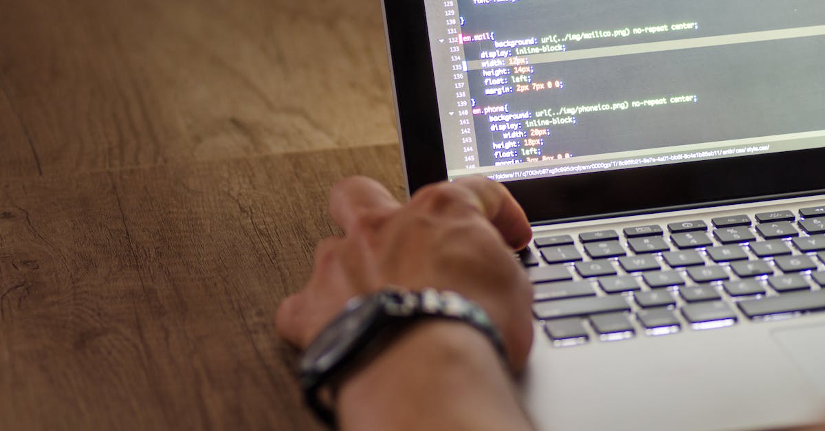 TypeScript 公共 API 设计：库作者如何稳定导出类型并控制破坏式变更